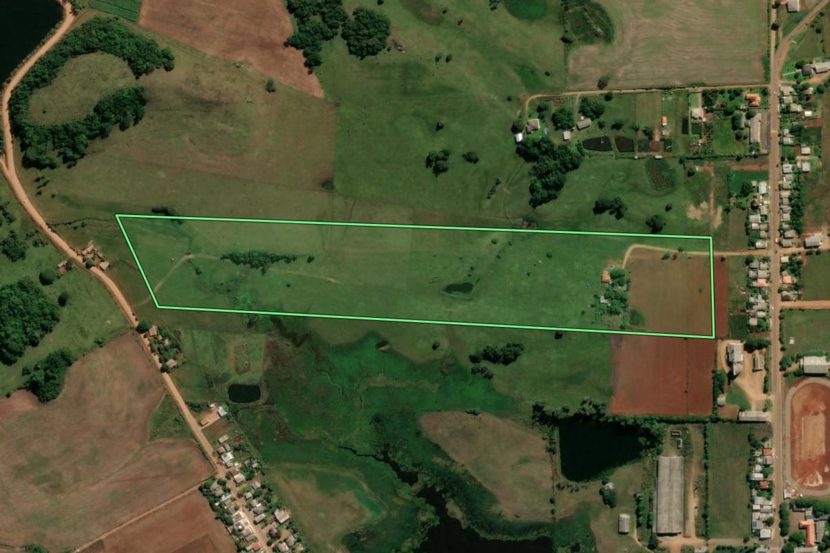 Imagem de satélite do imóvel rural em Nova Esperança do Sul (RS), com o contorno declarado no CAR desenhado por cima.