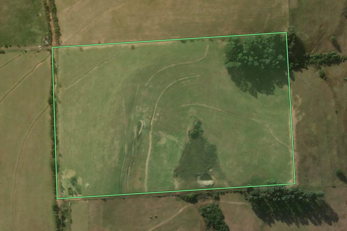 Imagem de satélite do imóvel rural em Nova Esperança do Sul (RS), com o contorno declarado no CAR desenhado por cima.