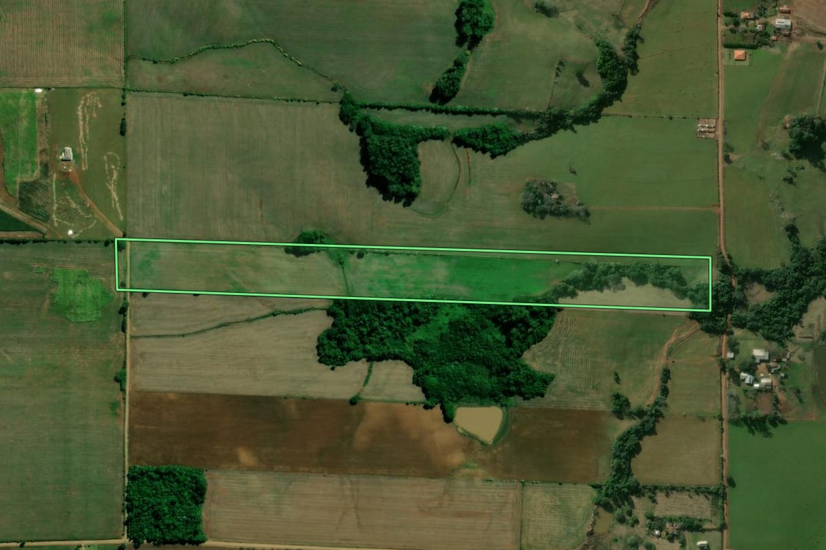 Imagem de satélite do imóvel rural em Nova Esperança do Sul (RS), com o contorno declarado no CAR desenhado por cima.