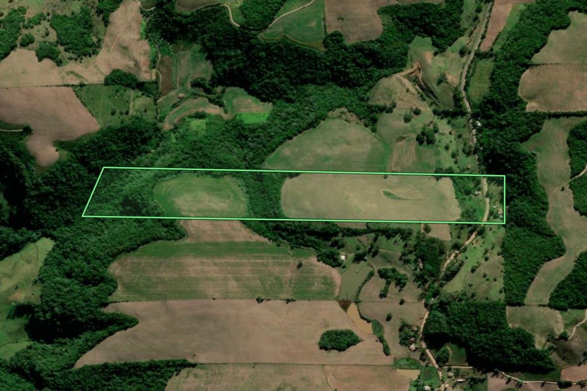 Imagem de satélite do imóvel rural em Nova Palma (RS), com o contorno declarado no CAR desenhado por cima.
