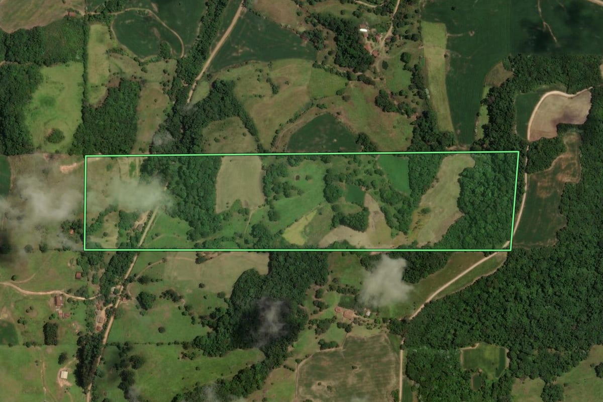 Imagem de satélite do imóvel rural em Nova Palma (RS), com o contorno declarado no CAR desenhado por cima.