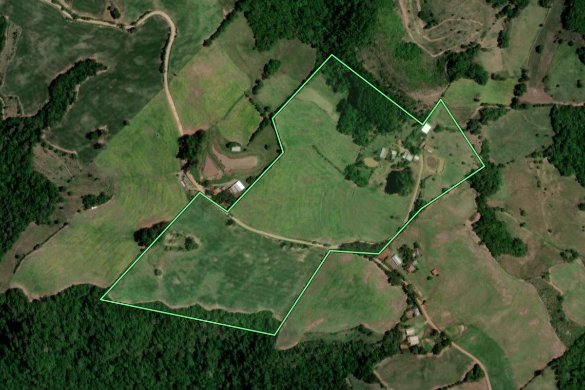 Imagem de satélite do imóvel rural em Nova Palma (RS), com o contorno declarado no CAR desenhado por cima.