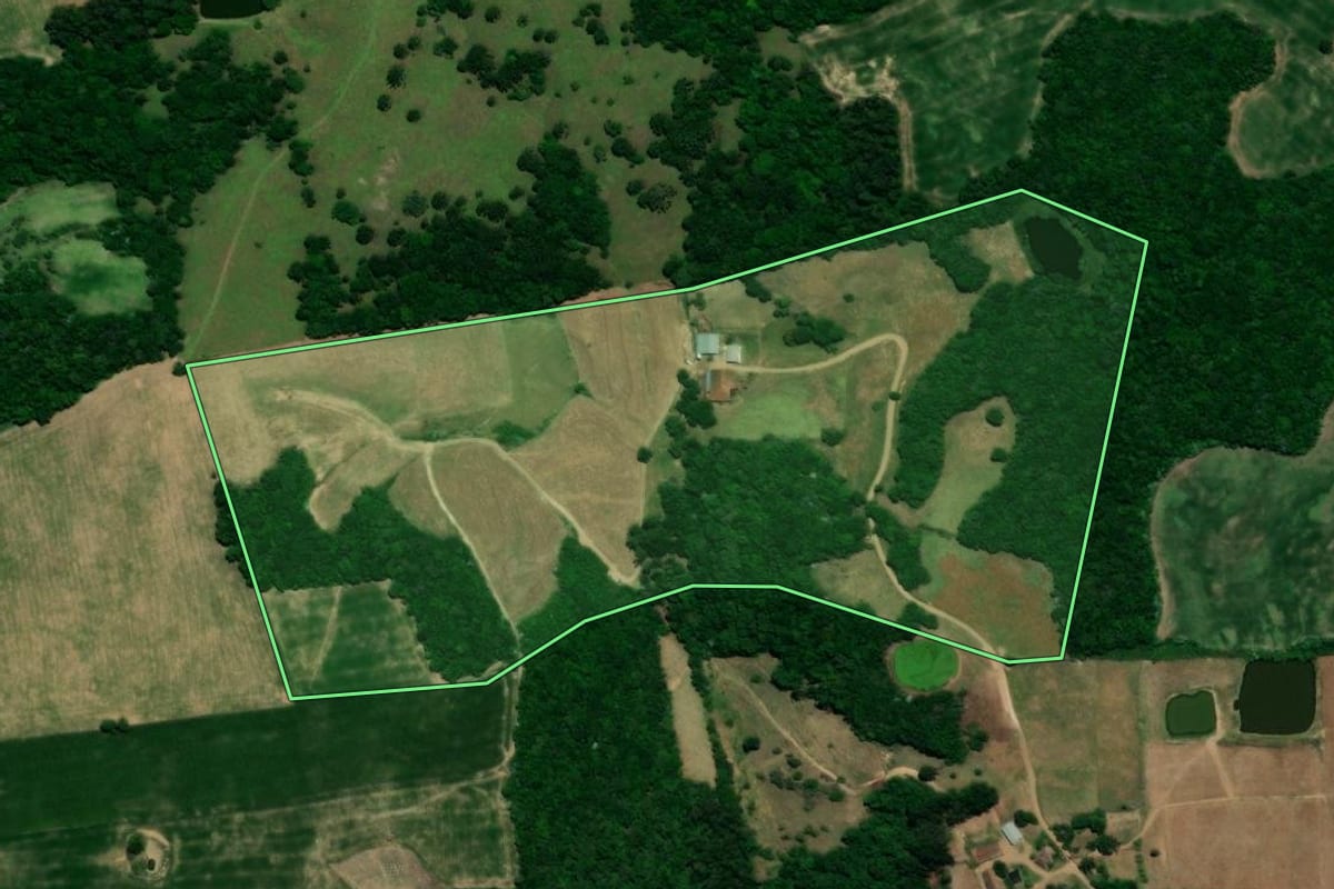 Imagem de satélite do imóvel rural em Nova Palma (RS), com o contorno declarado no CAR desenhado por cima.