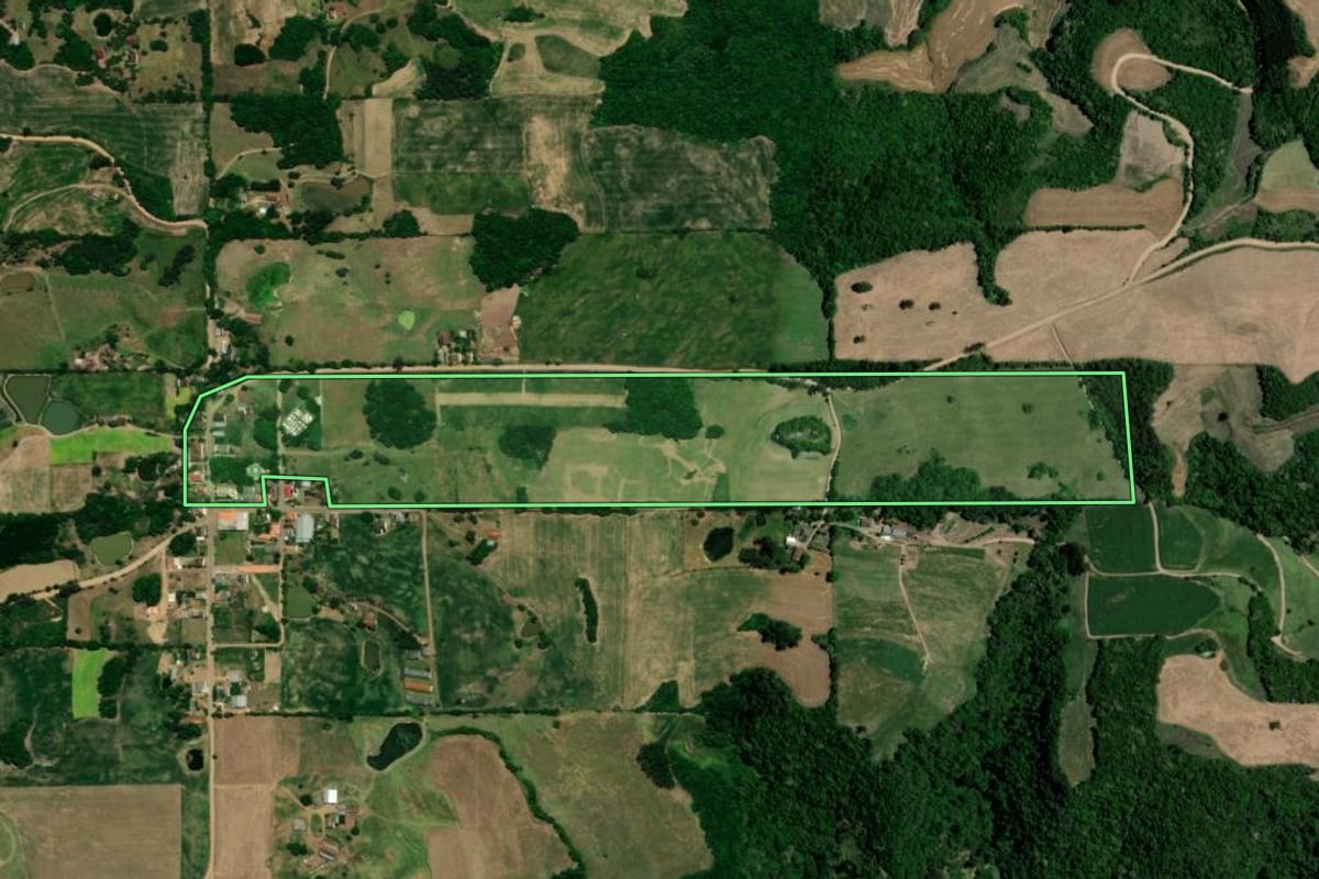 Imagem de satélite do imóvel rural em Nova Palma (RS), com o contorno declarado no CAR desenhado por cima.