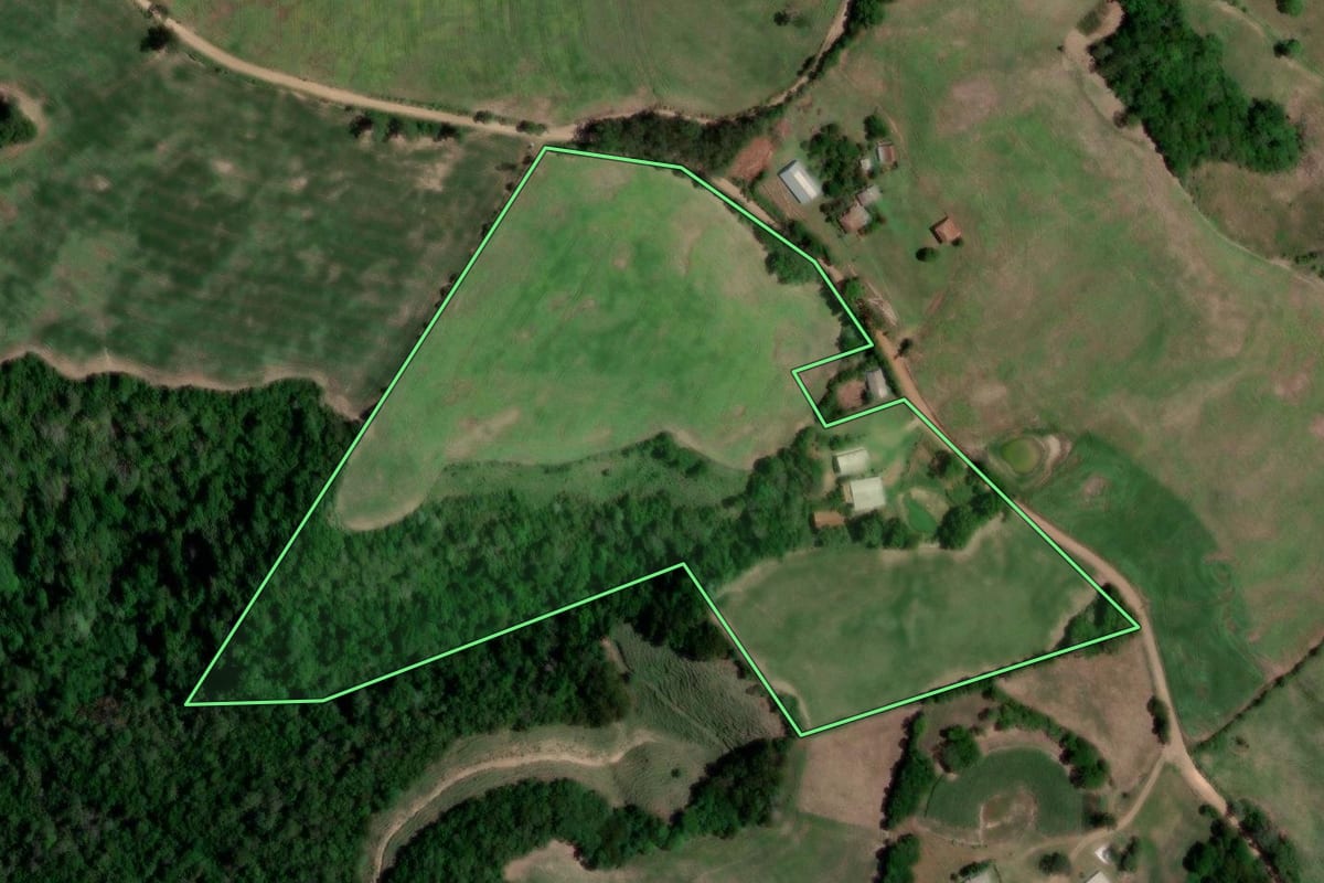 Imagem de satélite do imóvel rural em Nova Palma (RS), com o contorno declarado no CAR desenhado por cima.