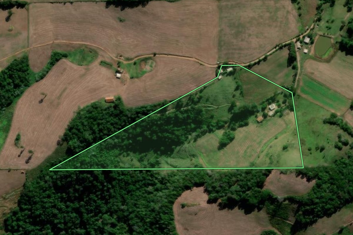 Imagem de satélite do imóvel rural em Nova Palma (RS), com o contorno declarado no CAR desenhado por cima.