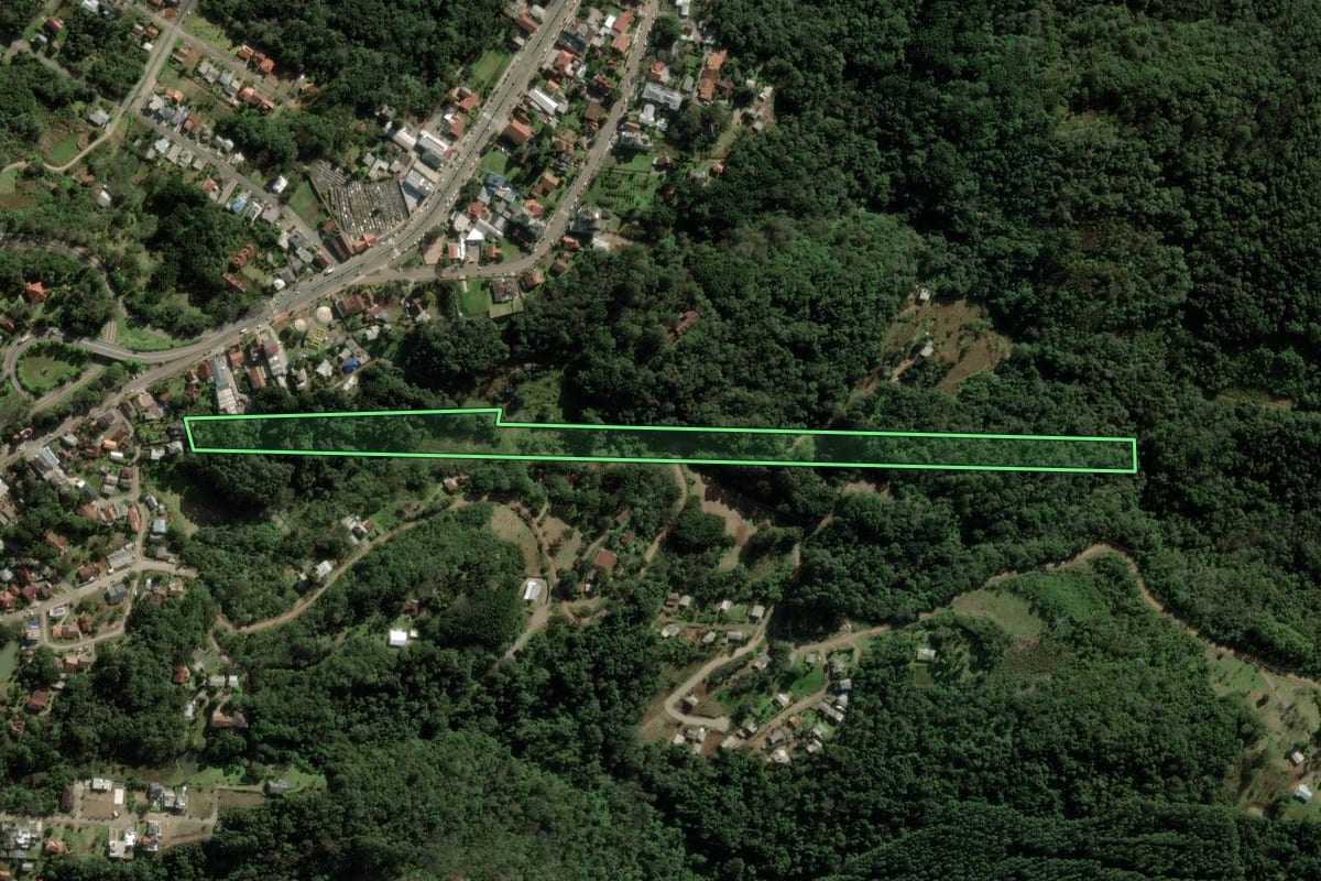 Imagem de satélite do imóvel rural em Nova Petrópolis (RS), com o contorno declarado no CAR desenhado por cima.