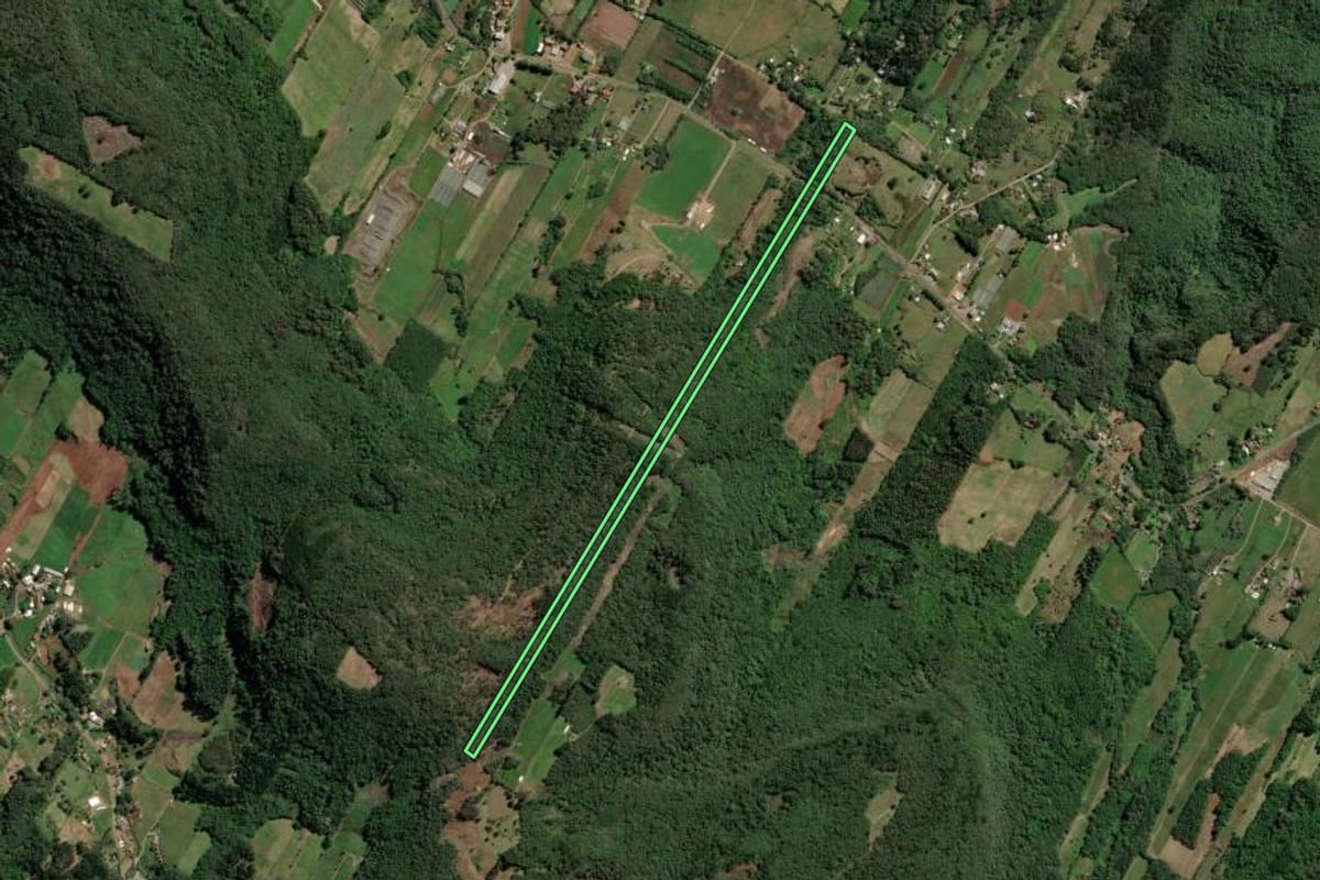 Imagem de satélite do imóvel rural em Nova Petrópolis (RS), com o contorno declarado no CAR desenhado por cima.