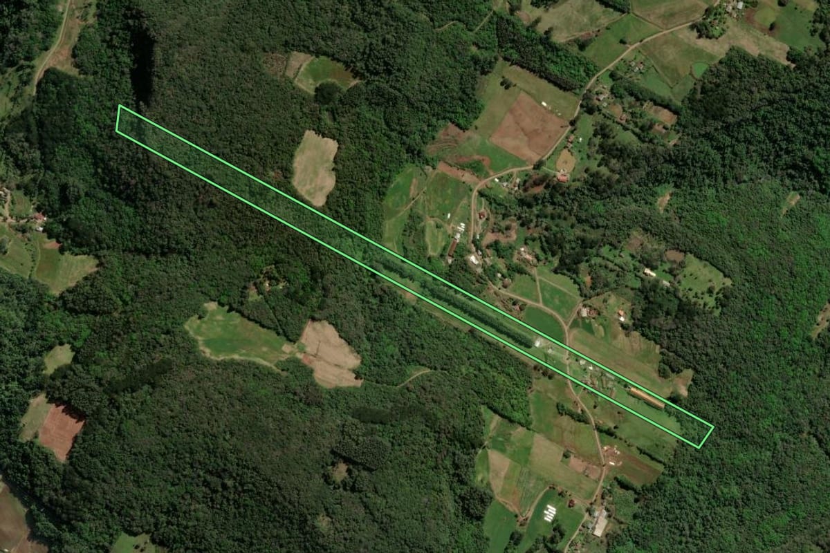 Imagem de satélite do imóvel rural em Nova Petrópolis (RS), com o contorno declarado no CAR desenhado por cima.