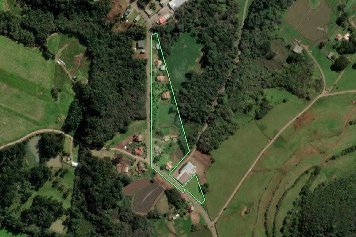 Imagem de satélite do imóvel rural em Nova Petrópolis (RS), com o contorno declarado no CAR desenhado por cima.