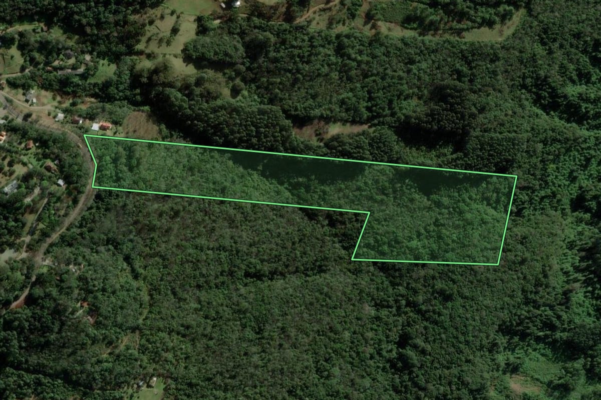 Imagem de satélite do imóvel rural em Nova Petrópolis (RS), com o contorno declarado no CAR desenhado por cima.