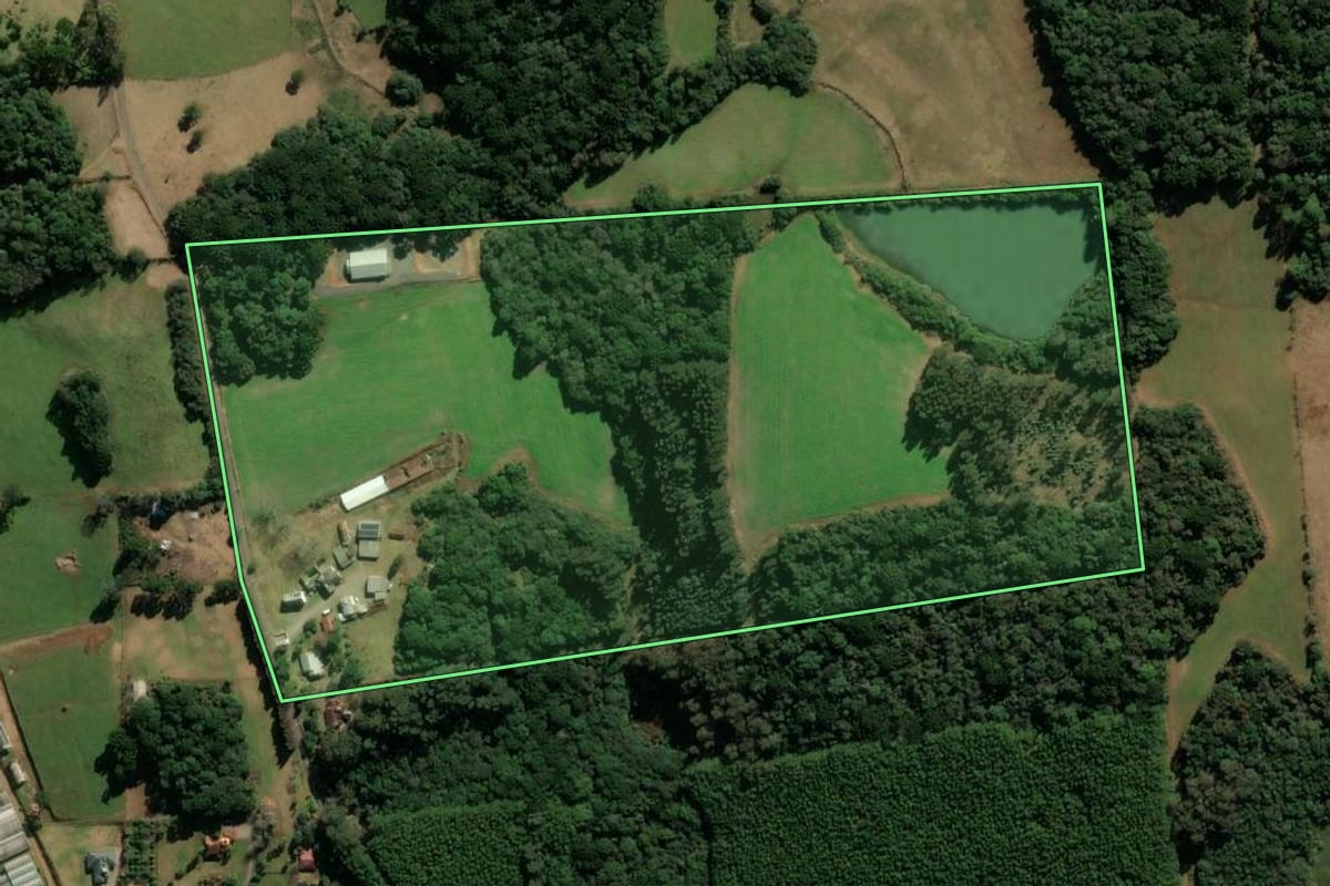 Imagem de satélite do imóvel rural em Nova Prata (RS), com o contorno declarado no CAR desenhado por cima.