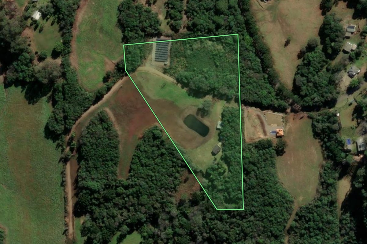 Imagem de satélite do imóvel rural em Nova Prata (RS), com o contorno declarado no CAR desenhado por cima.