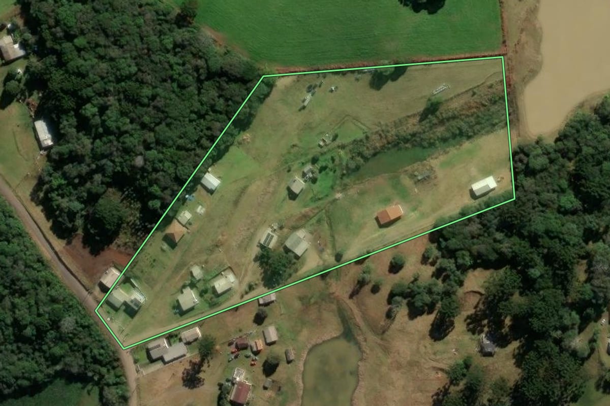 Imagem de satélite do imóvel rural em Nova Prata (RS), com o contorno declarado no CAR desenhado por cima.