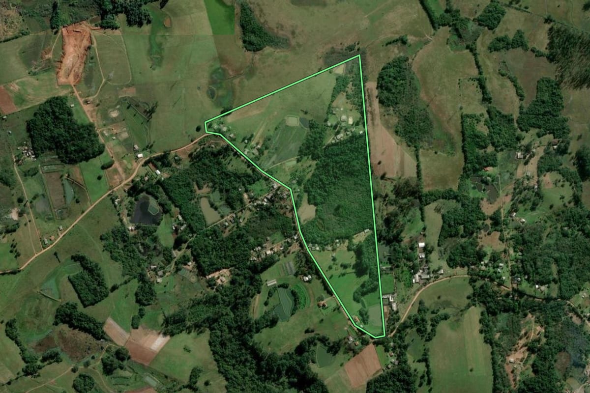 Imagem de satélite do imóvel rural em Nova Santa Rita (RS), com o contorno declarado no CAR desenhado por cima.