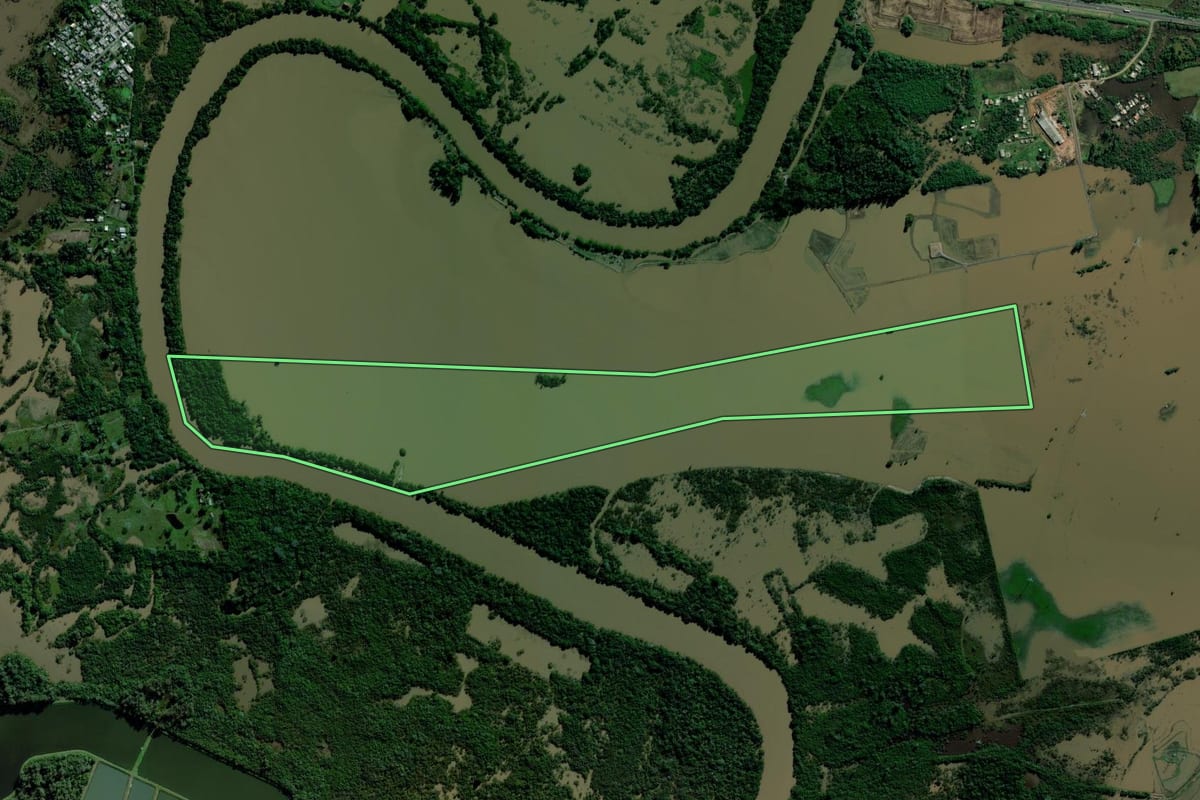 Imagem de satélite do imóvel rural em Nova Santa Rita (RS), com o contorno declarado no CAR desenhado por cima.