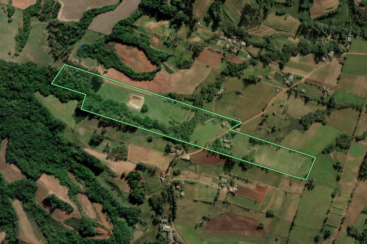 Imagem de satélite do imóvel rural em Novo Cabrais (RS), com o contorno declarado no CAR desenhado por cima.