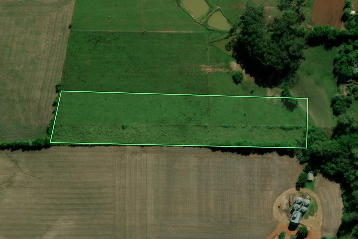 Imagem de satélite do imóvel rural em Novo Cabrais (RS), com o contorno declarado no CAR desenhado por cima.