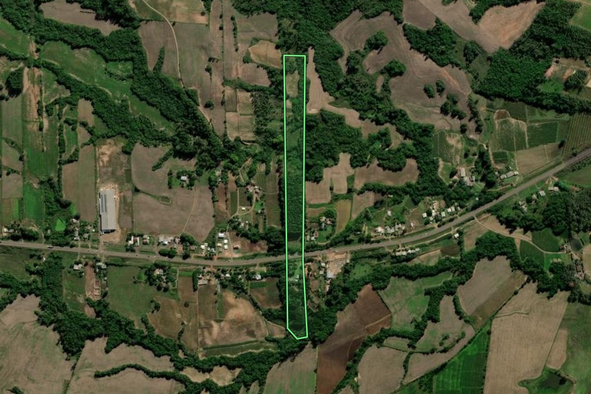 Imagem de satélite do imóvel rural em Novo Cabrais (RS), com o contorno declarado no CAR desenhado por cima.