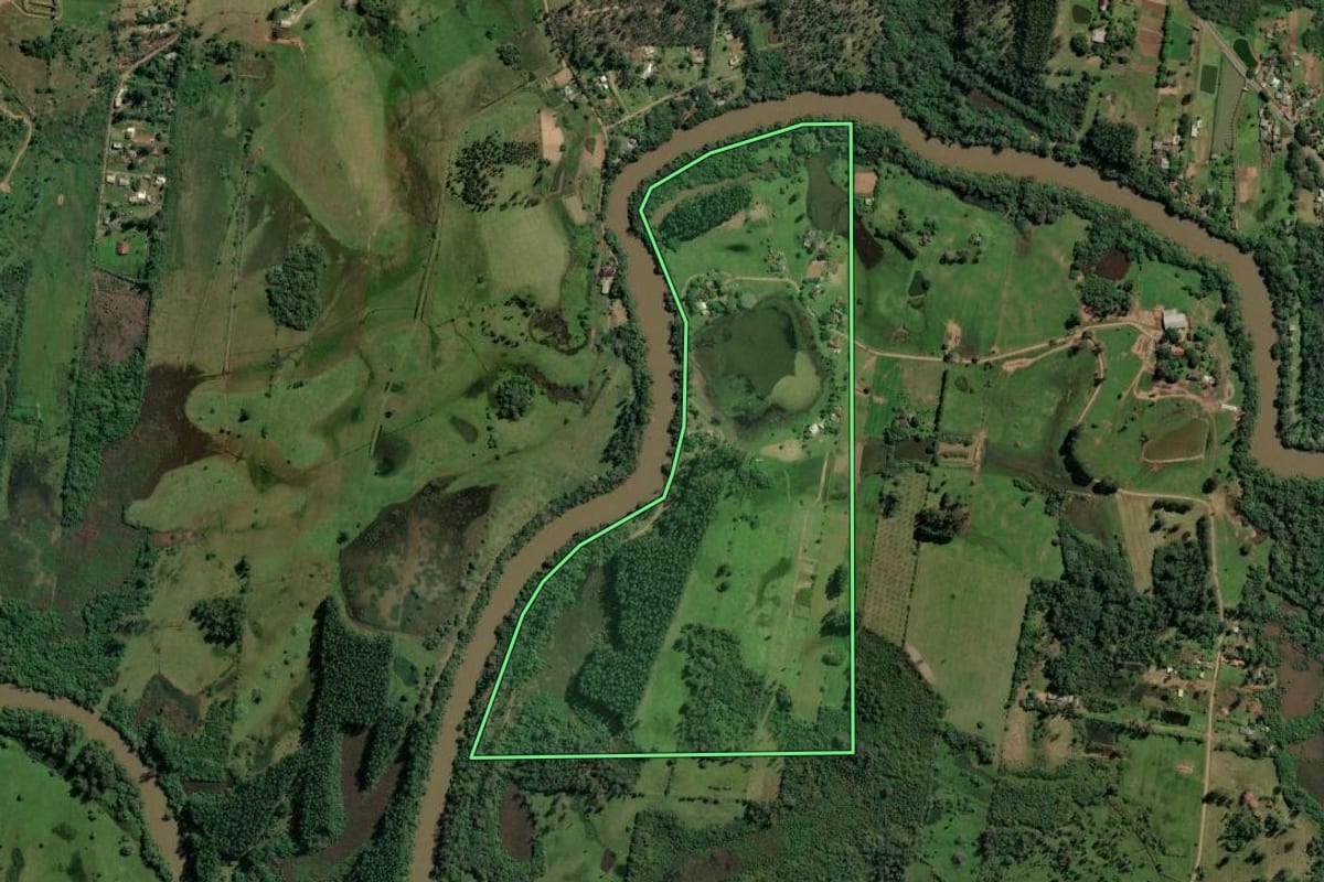 Imagem de satélite do imóvel rural em Novo Hamburgo (RS), com o contorno declarado no CAR desenhado por cima.