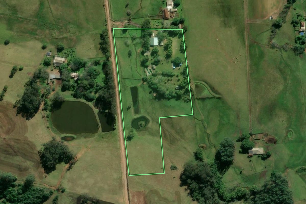 Imagem de satélite do imóvel rural em Novo Hamburgo (RS), com o contorno declarado no CAR desenhado por cima.