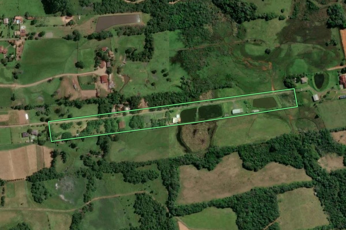 Imagem de satélite do imóvel rural em Novo Hamburgo (RS), com o contorno declarado no CAR desenhado por cima.