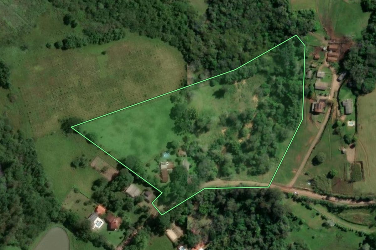 Imagem de satélite do imóvel rural em Novo Hamburgo (RS), com o contorno declarado no CAR desenhado por cima.