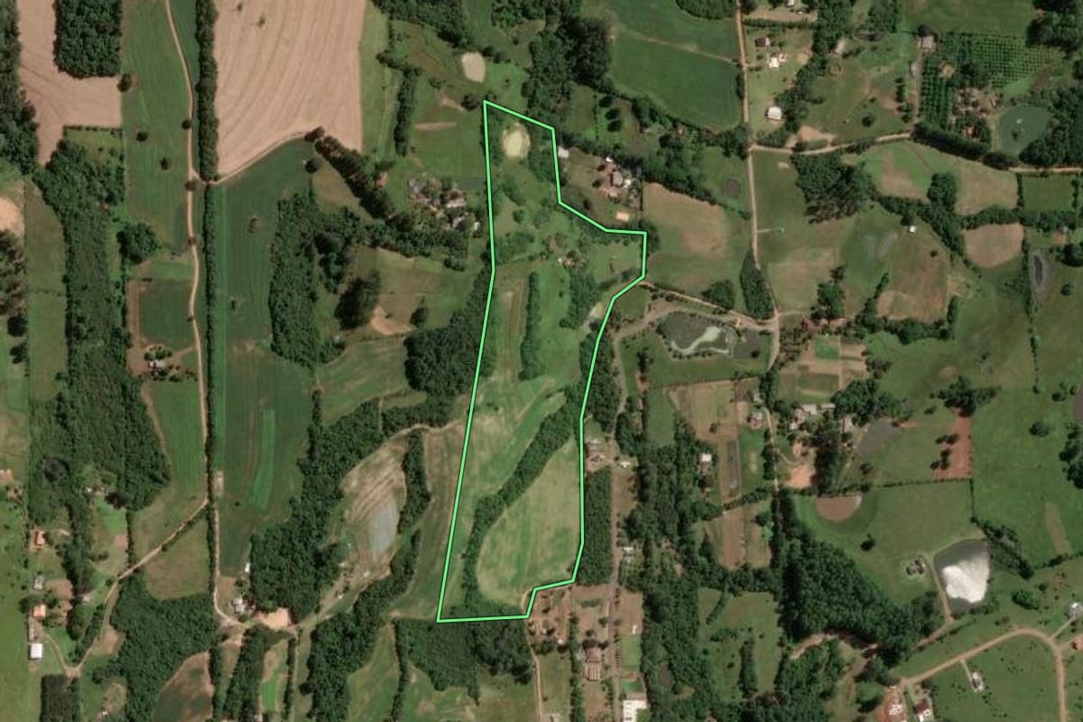 Imagem de satélite do imóvel rural em Novo Hamburgo (RS), com o contorno declarado no CAR desenhado por cima.
