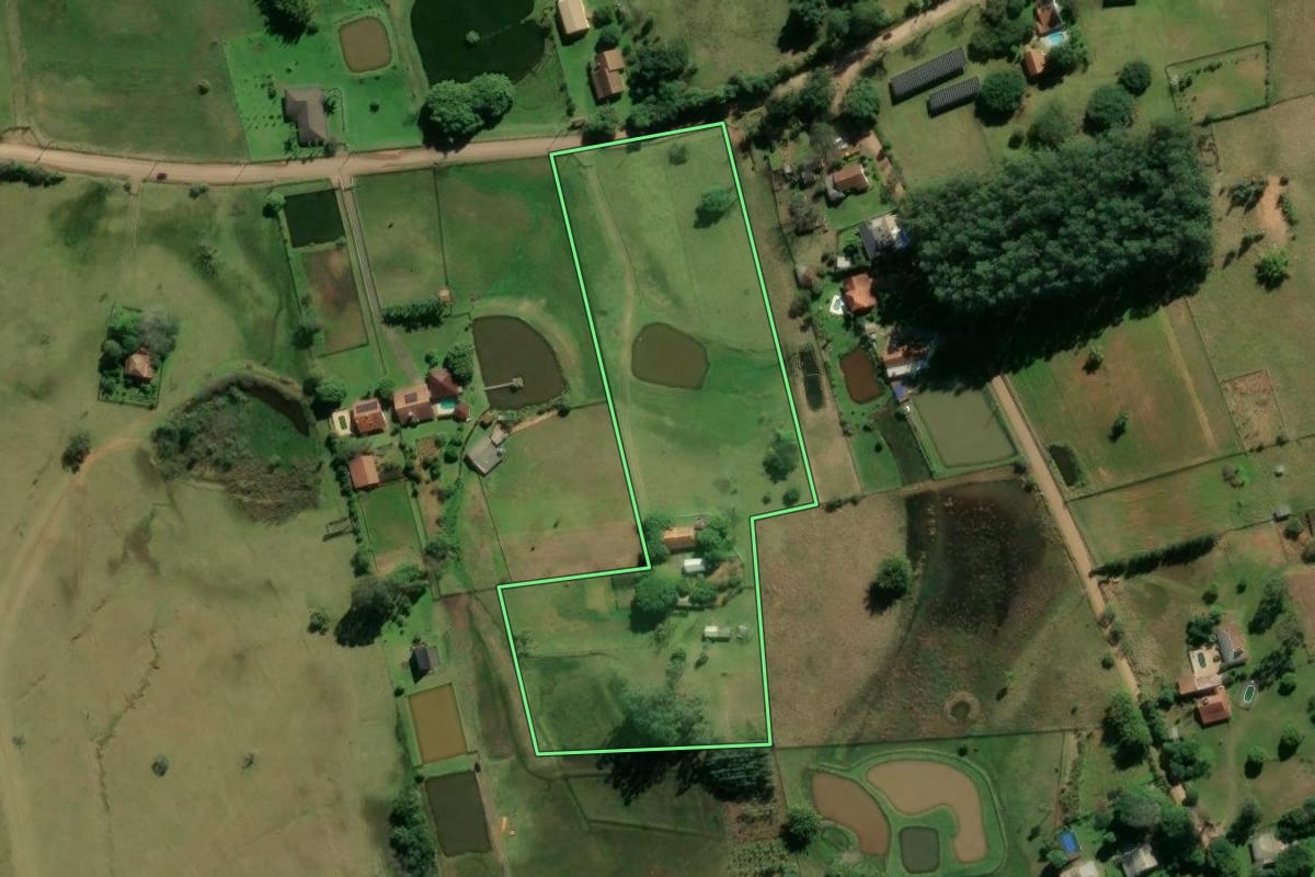Imagem de satélite do imóvel rural em Novo Hamburgo (RS), com o contorno declarado no CAR desenhado por cima.