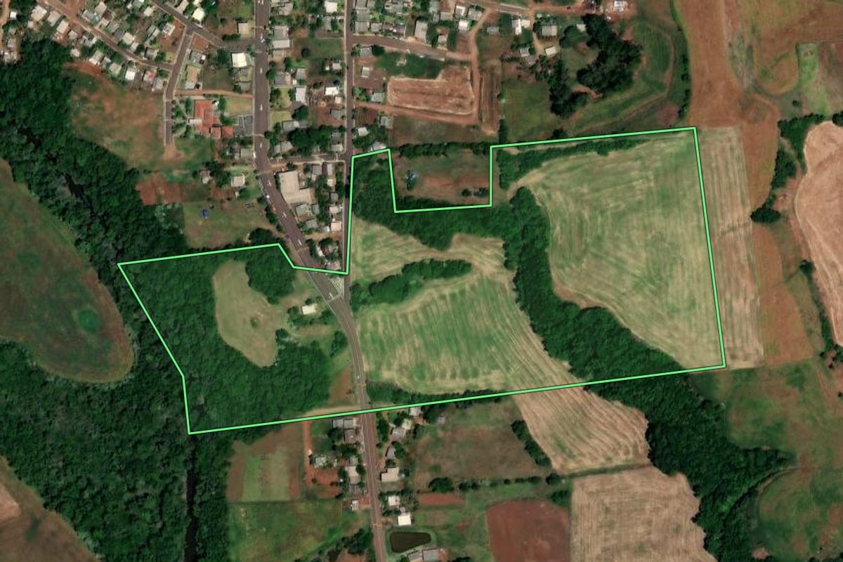 Imagem de satélite do imóvel rural em Novo Tiradentes (RS), com o contorno declarado no CAR desenhado por cima.