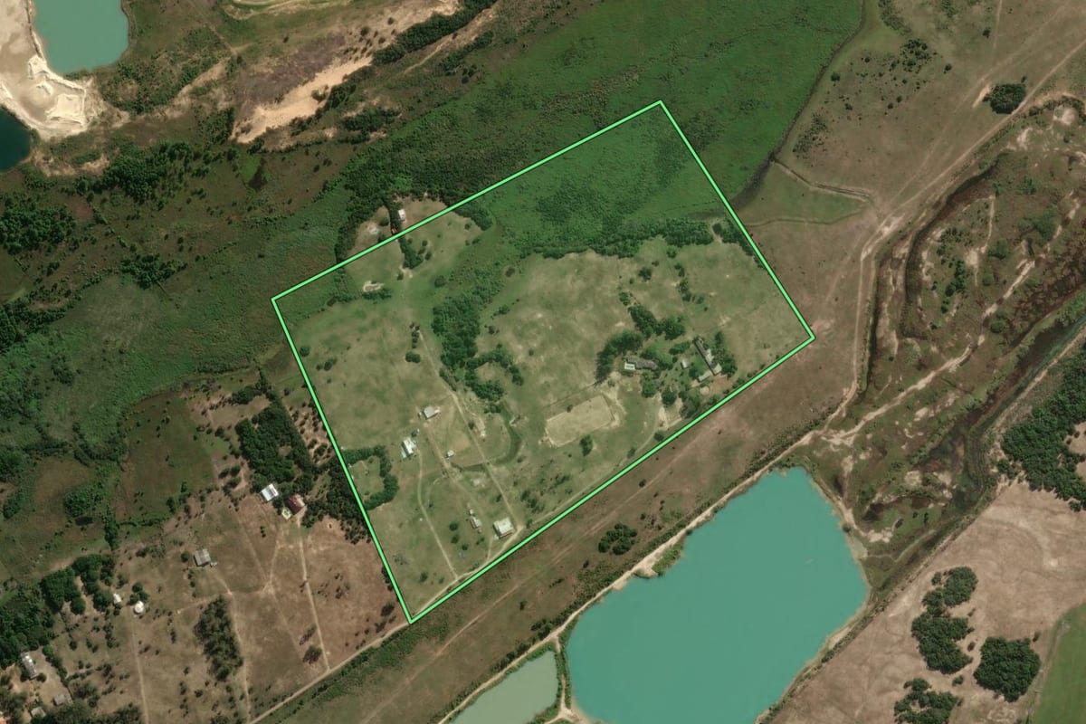 Imagem de satélite do imóvel rural em Osório (RS), com o contorno declarado no CAR desenhado por cima.