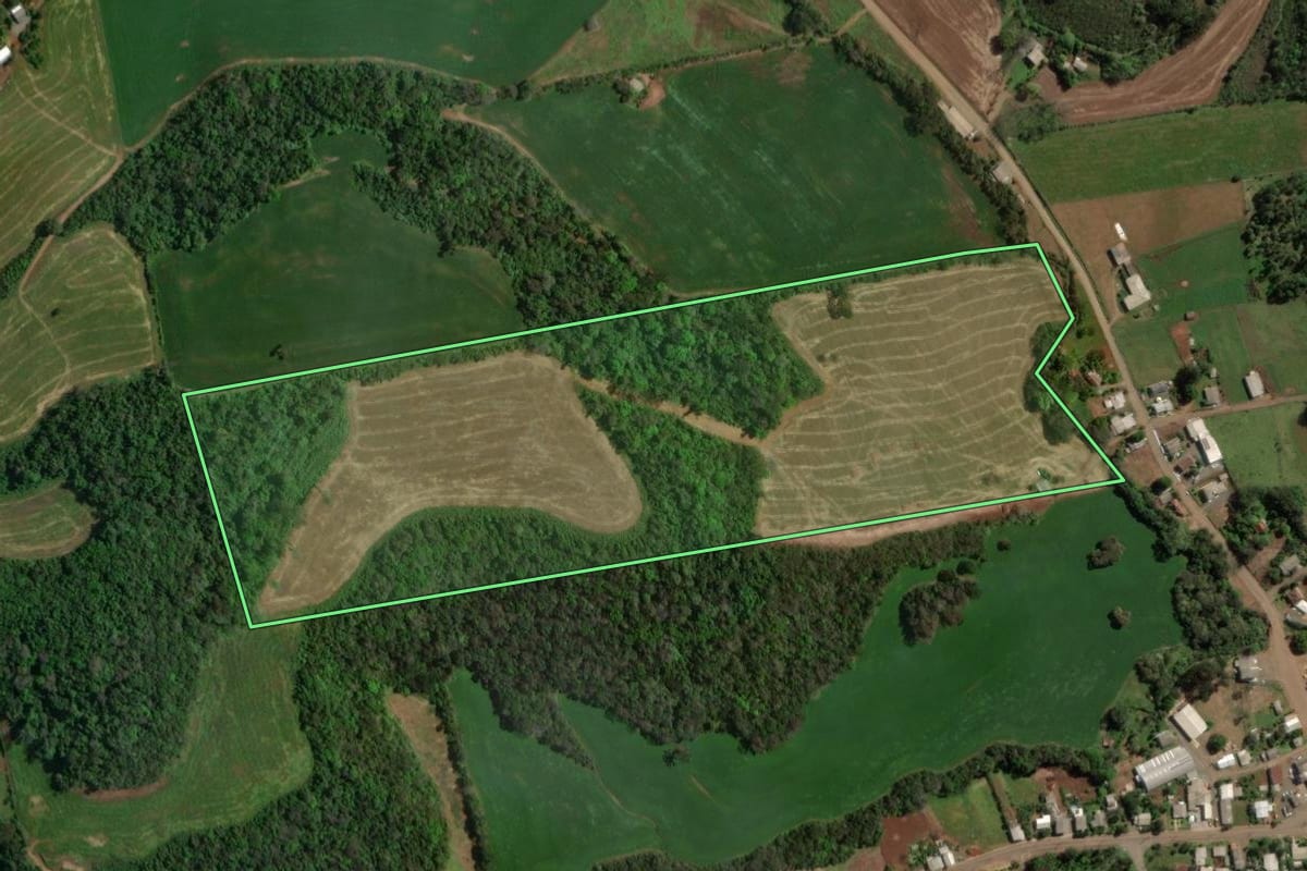 Imagem de satélite do imóvel rural em Paim Filho (RS), com o contorno declarado no CAR desenhado por cima.