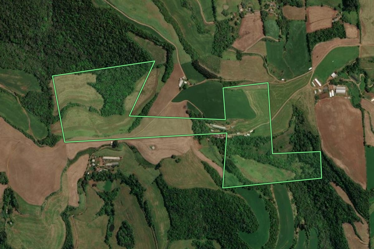 Imagem de satélite do imóvel rural em Paim Filho (RS), com o contorno declarado no CAR desenhado por cima.