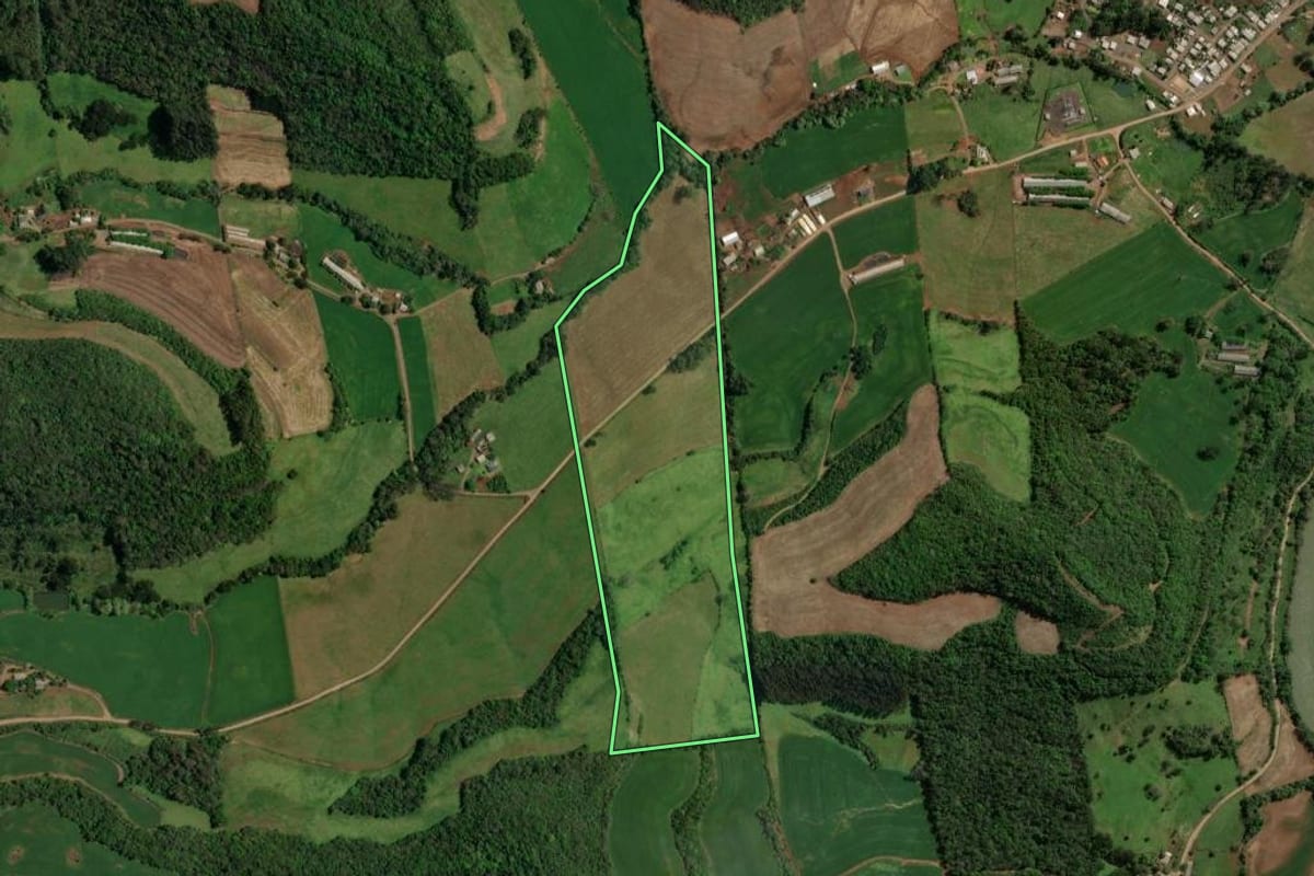 Imagem de satélite do imóvel rural em Paim Filho (RS), com o contorno declarado no CAR desenhado por cima.