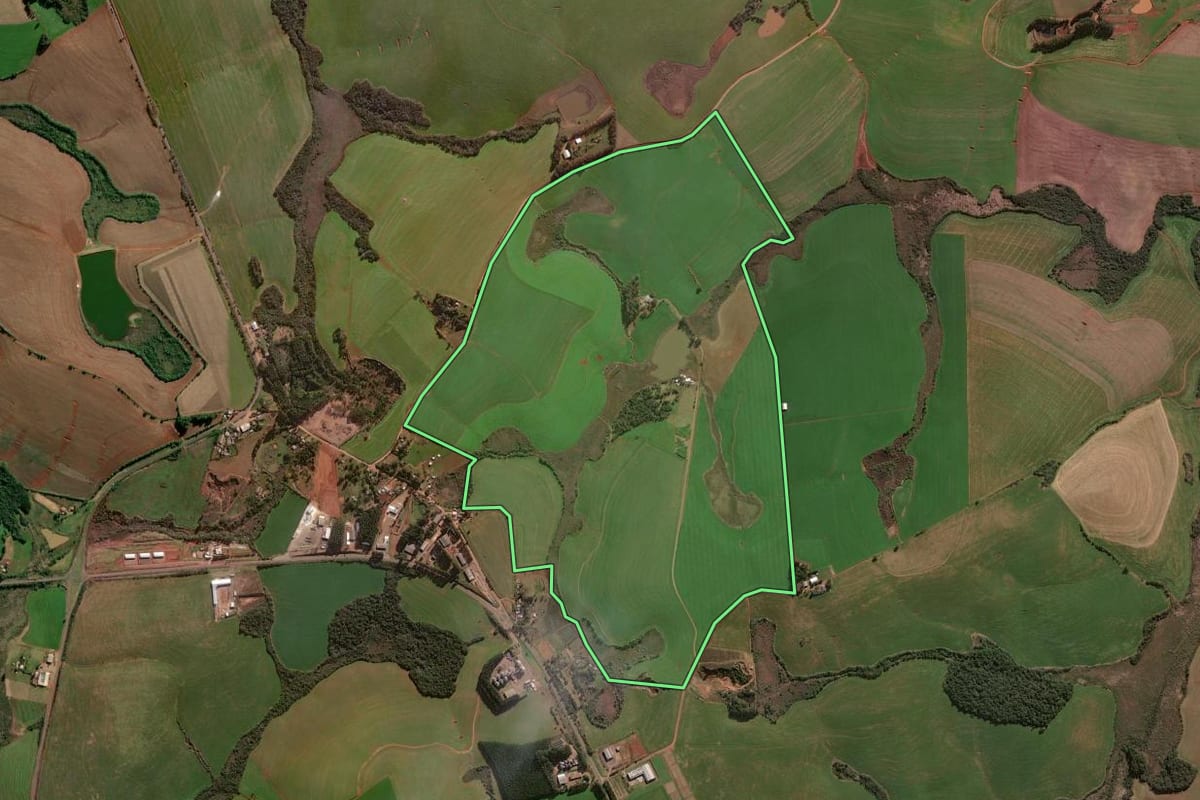 Imagem de satélite do imóvel rural em Palmeira das Missões (RS), com o contorno declarado no CAR desenhado por cima.