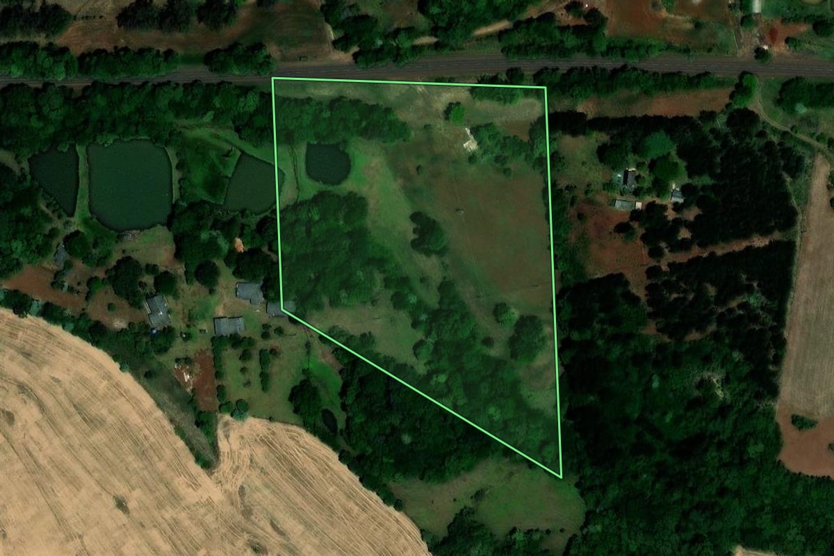 Imagem de satélite do imóvel rural em Palmeira das Missões (RS), com o contorno declarado no CAR desenhado por cima.