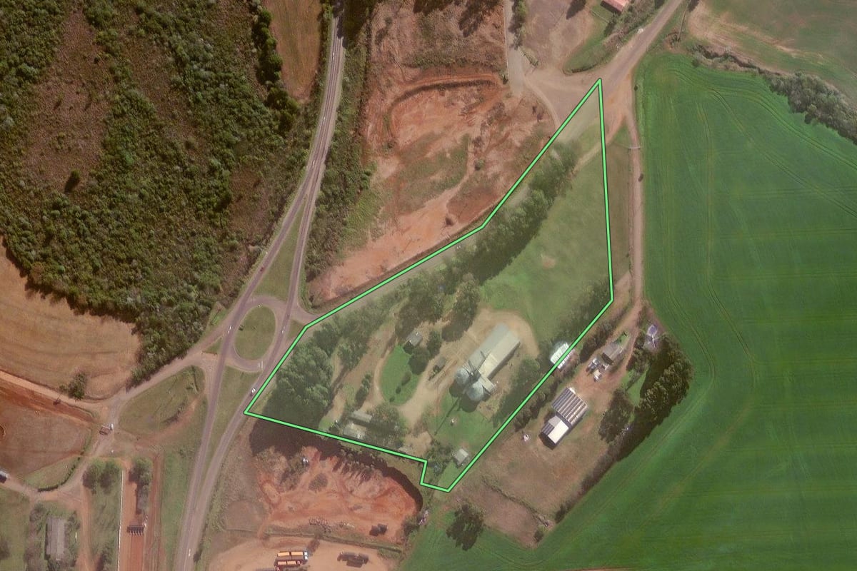 Imagem de satélite do imóvel rural em Palmeira das Missões (RS), com o contorno declarado no CAR desenhado por cima.