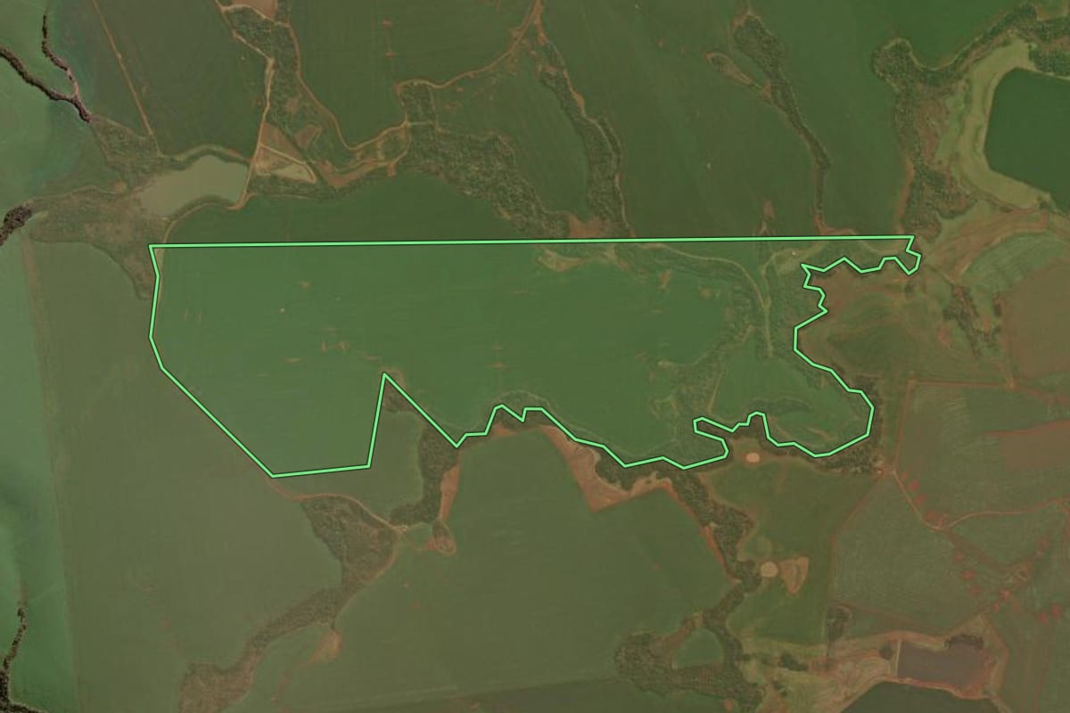 Imagem de satélite do imóvel rural em Palmeira das Missões (RS), com o contorno declarado no CAR desenhado por cima.