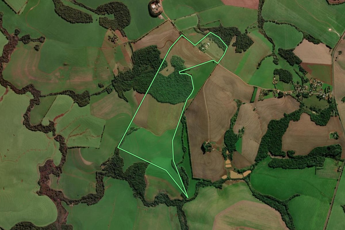 Imagem de satélite do imóvel rural em Boa Vista das Missões (RS), com o contorno declarado no CAR desenhado por cima.