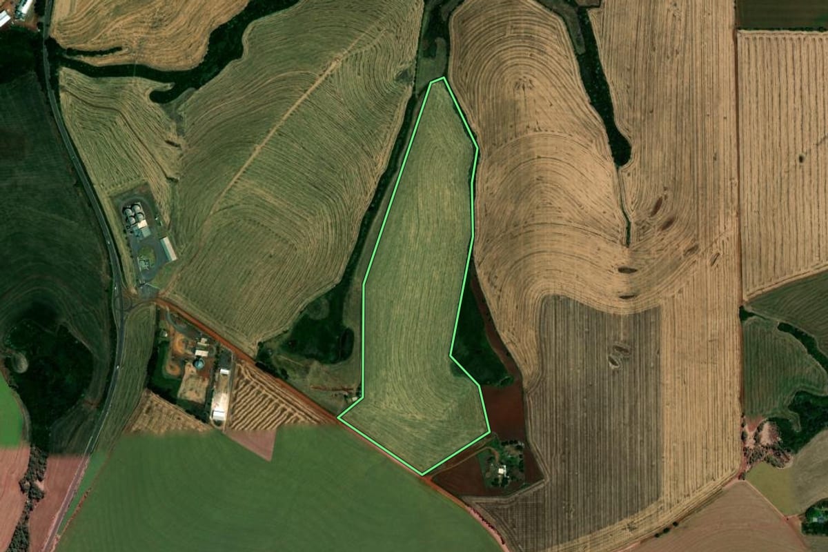 Imagem de satélite do imóvel rural em Palmeira das Missões (RS), com o contorno declarado no CAR desenhado por cima.