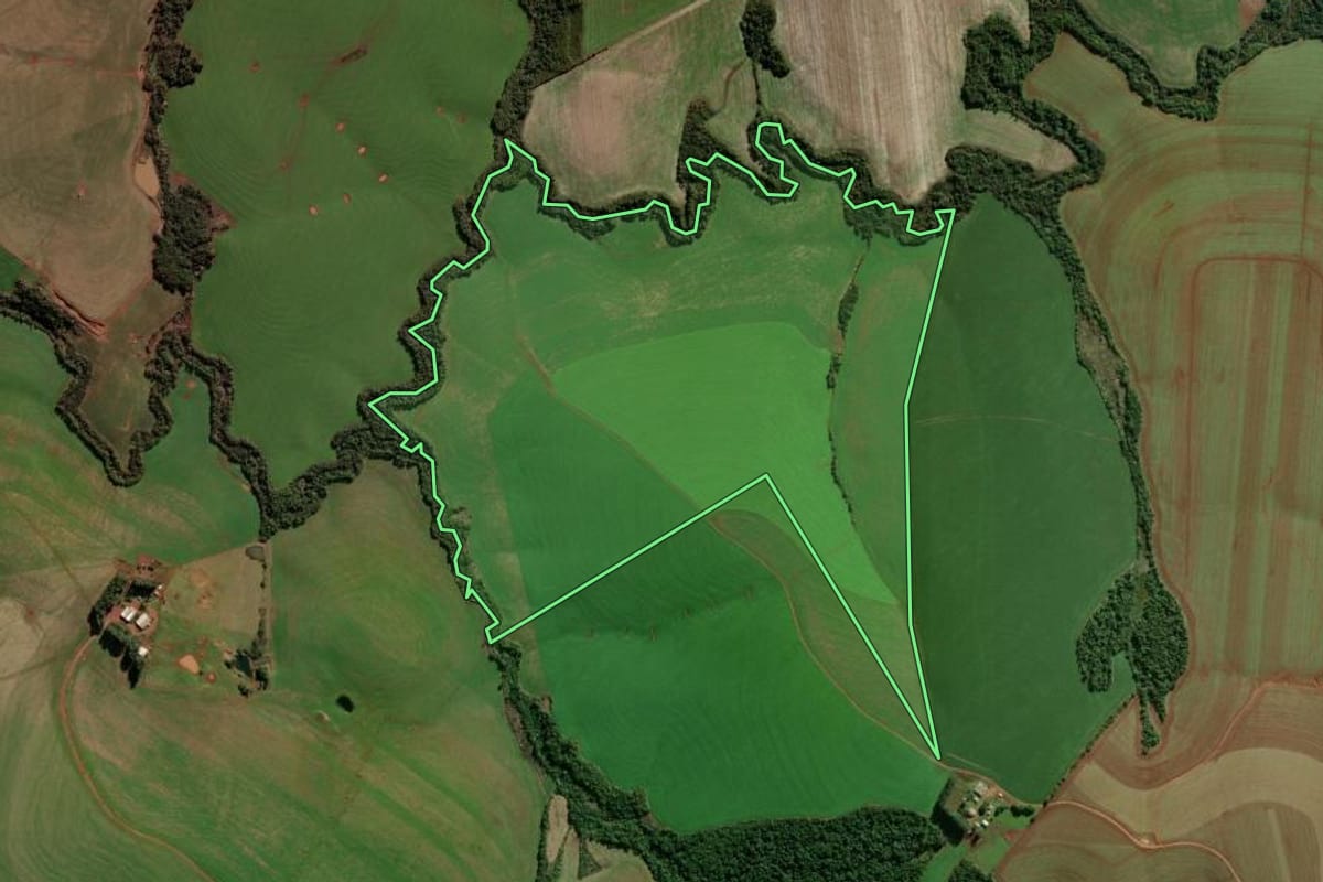 Imagem de satélite do imóvel rural em Palmeira das Missões (RS), com o contorno declarado no CAR desenhado por cima.