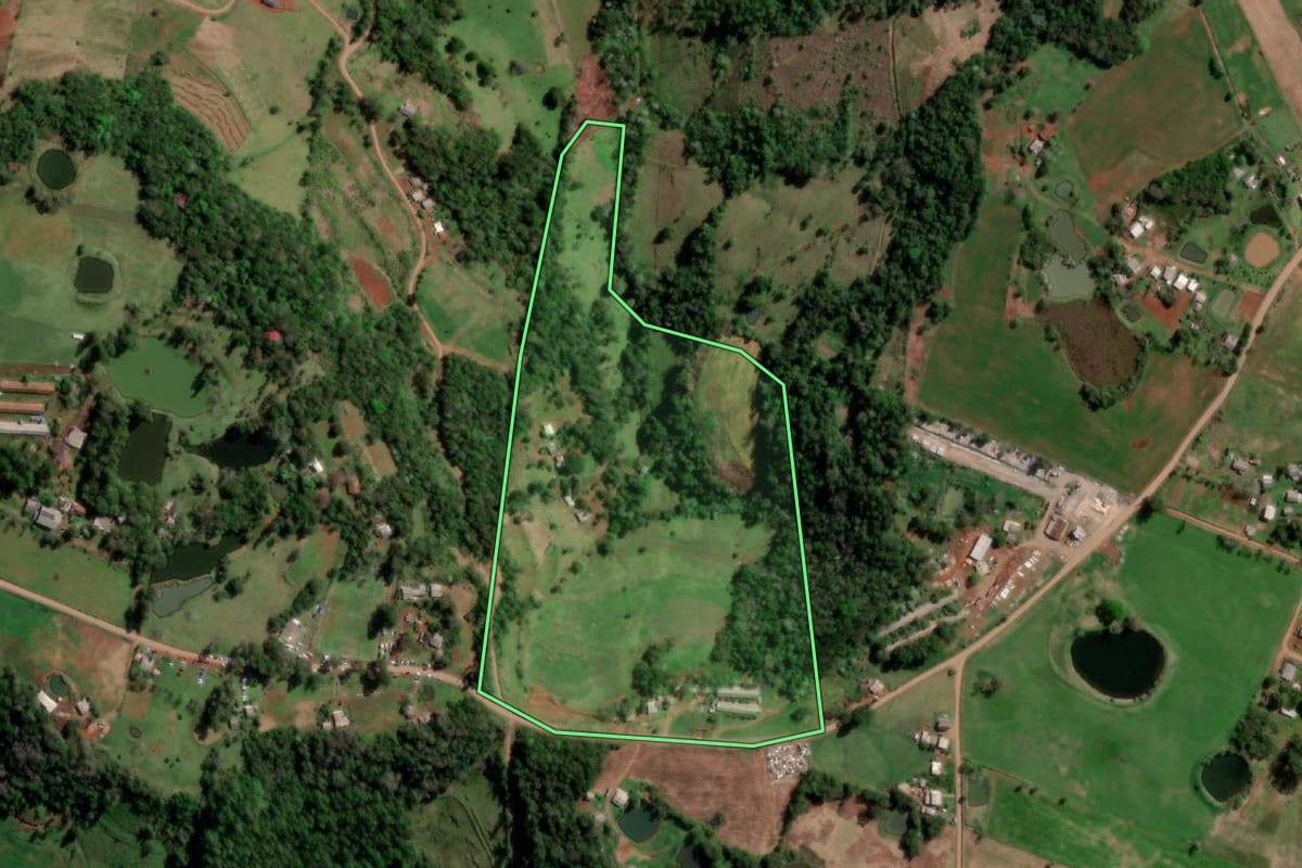 Imagem de satélite do imóvel rural em Palmitinho (RS), com o contorno declarado no CAR desenhado por cima.