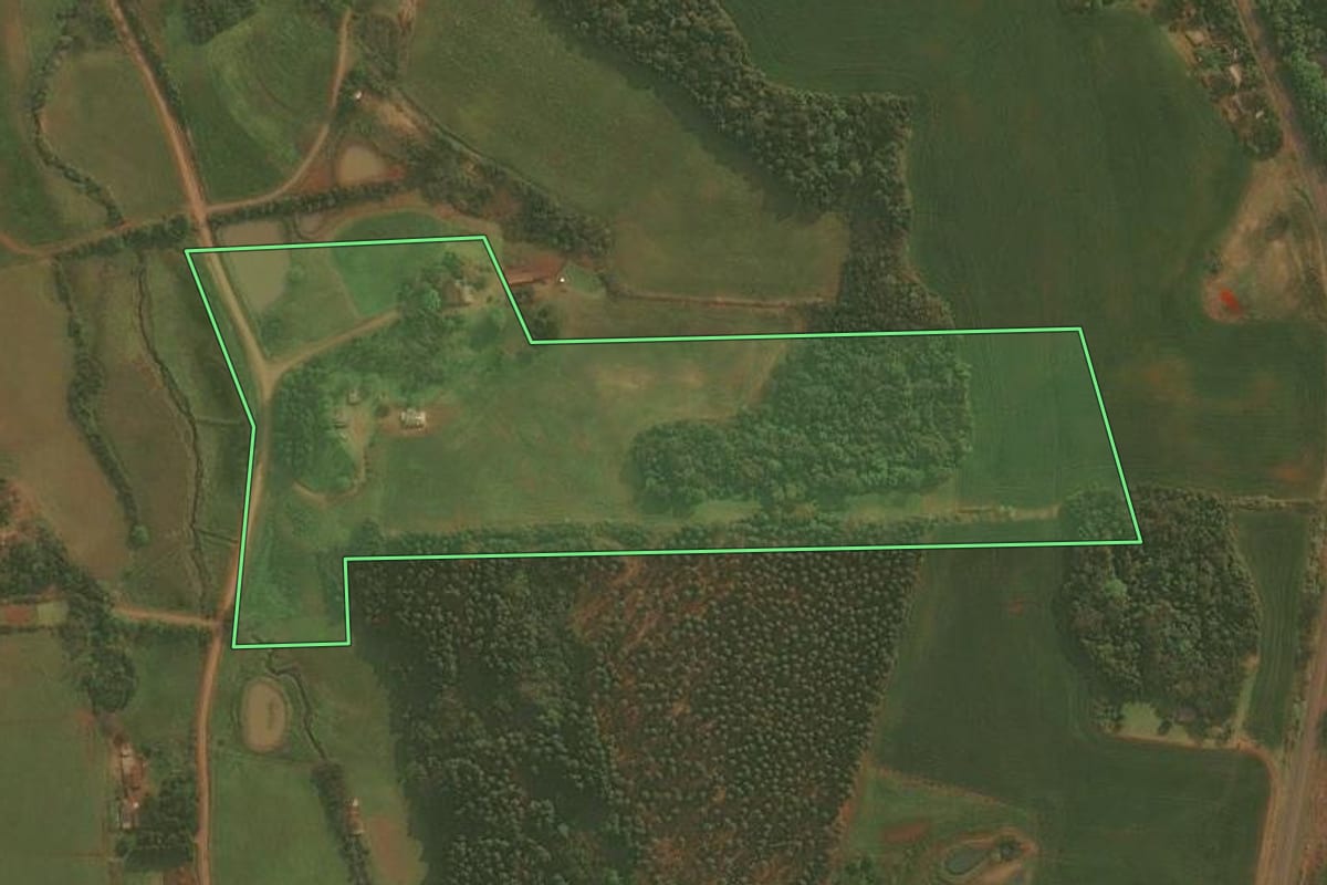 Imagem de satélite do imóvel rural em Panambi (RS), com o contorno declarado no CAR desenhado por cima.