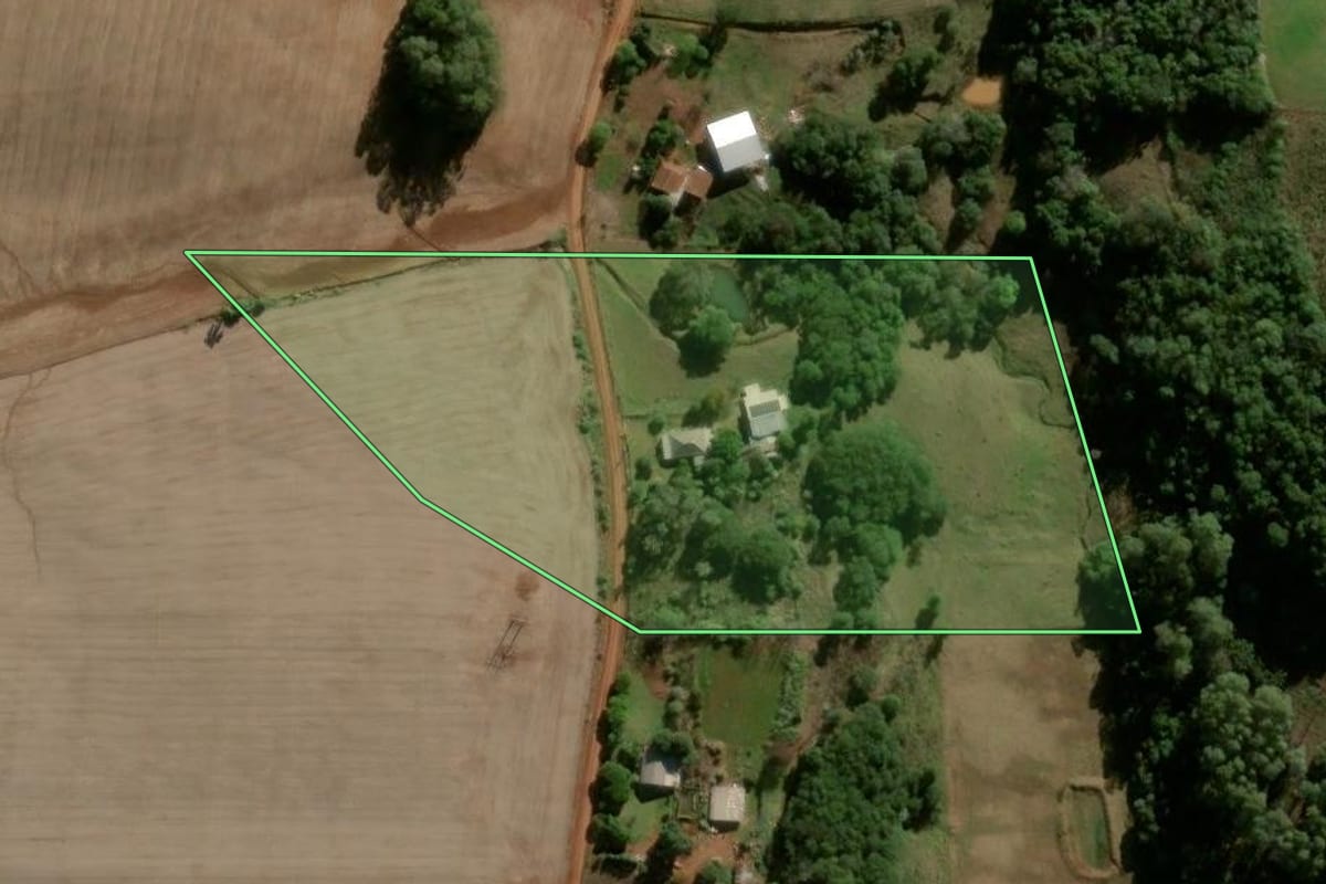 Imagem de satélite do imóvel rural em Panambi (RS), com o contorno declarado no CAR desenhado por cima.