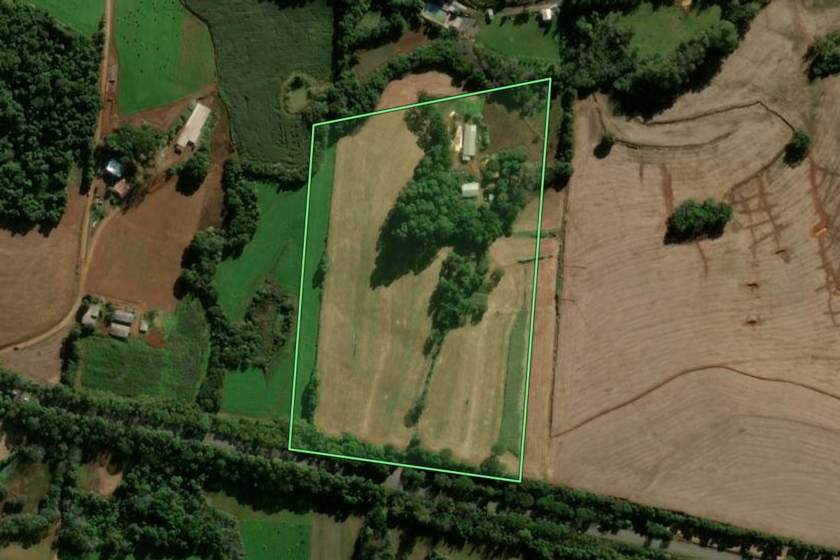 Imagem de satélite do imóvel rural em Panambi (RS), com o contorno declarado no CAR desenhado por cima.