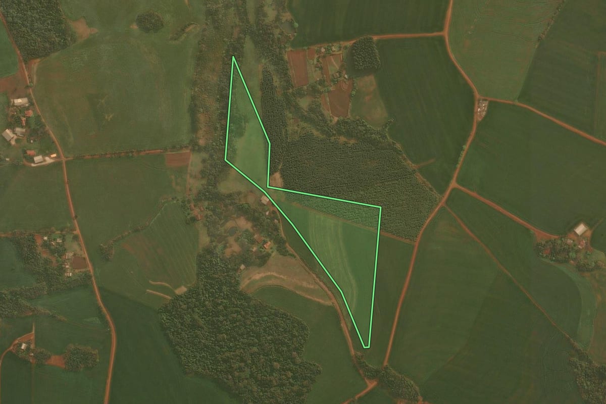 Imagem de satélite do imóvel rural em Panambi (RS), com o contorno declarado no CAR desenhado por cima.
