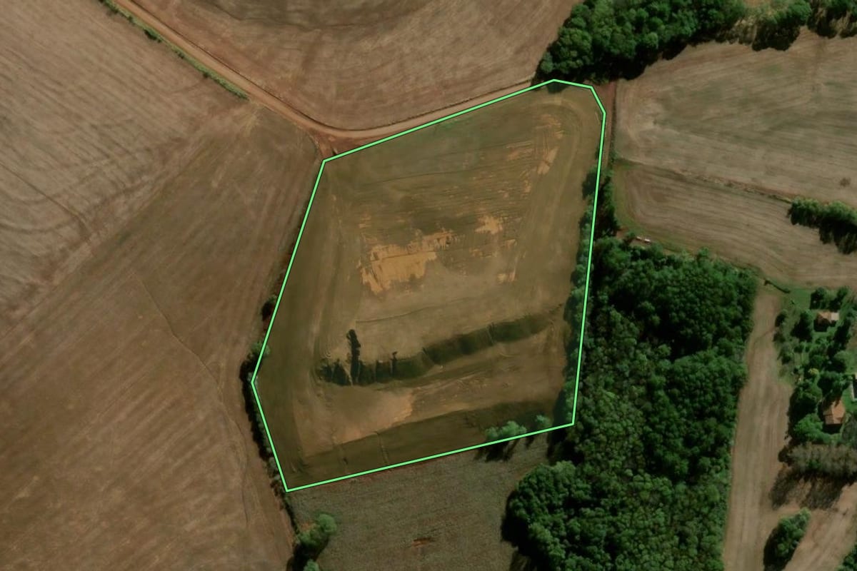Imagem de satélite do imóvel rural em Panambi (RS), com o contorno declarado no CAR desenhado por cima.