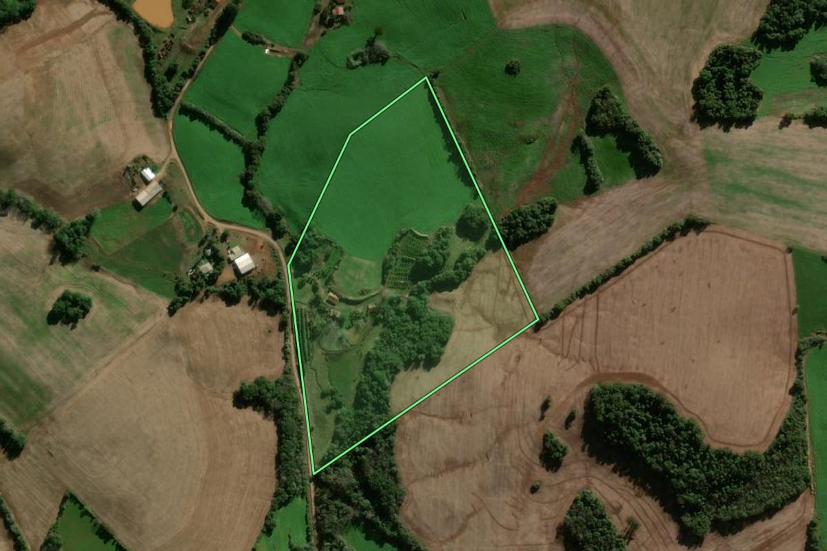 Imagem de satélite do imóvel rural em Panambi (RS), com o contorno declarado no CAR desenhado por cima.