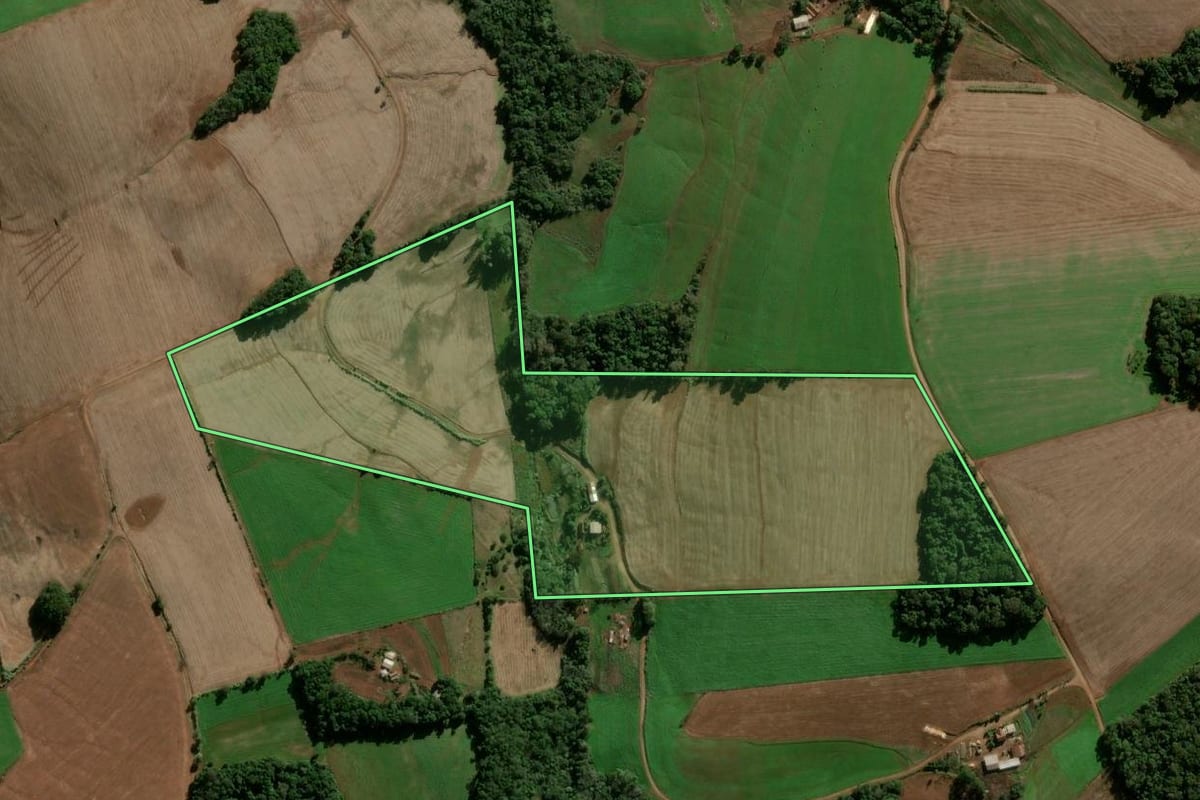 Imagem de satélite do imóvel rural em Panambi (RS), com o contorno declarado no CAR desenhado por cima.