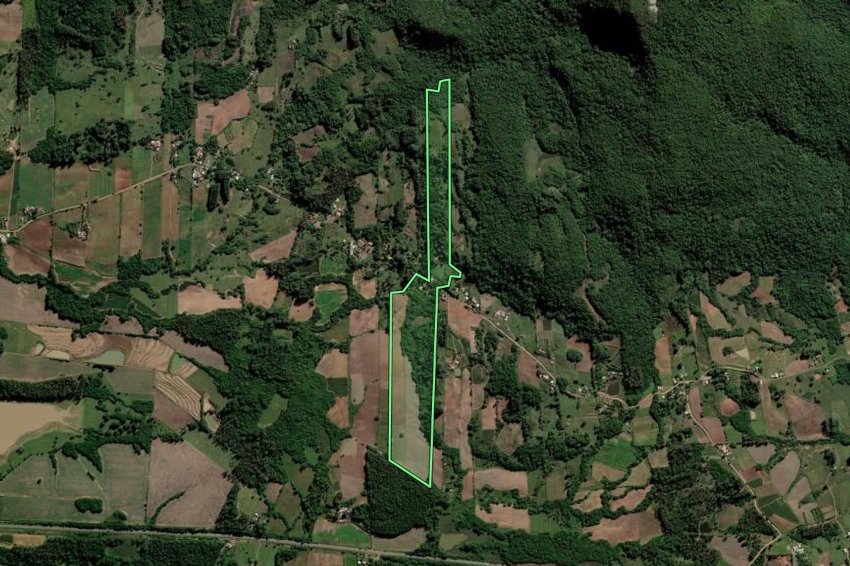 Imagem de satélite do imóvel rural em Paraíso do Sul (RS), com o contorno declarado no CAR desenhado por cima.